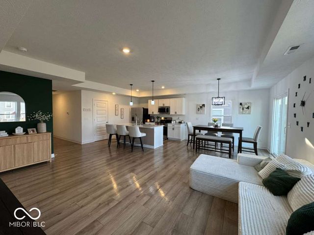 876 Garrow Drive, Westfield, IN 46074