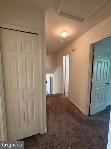 900 DEWBERRY DR, Fredericksburg, VA 22407