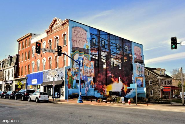 2 E HIGH ST, Phoenixville, PA 19460