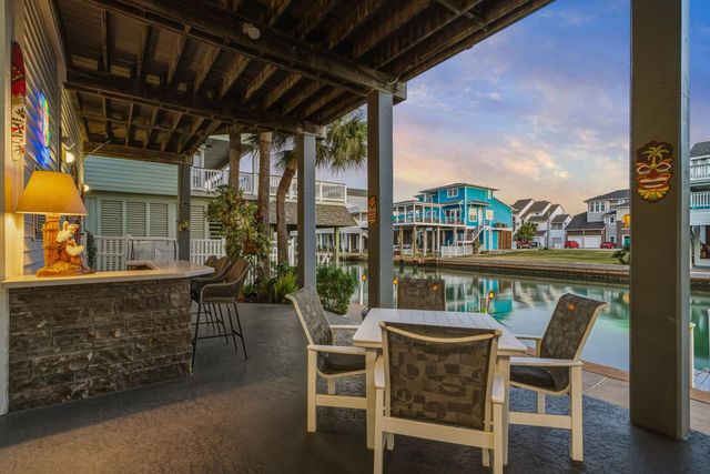 923 Short Reach Drive, Tiki Island, TX 77554