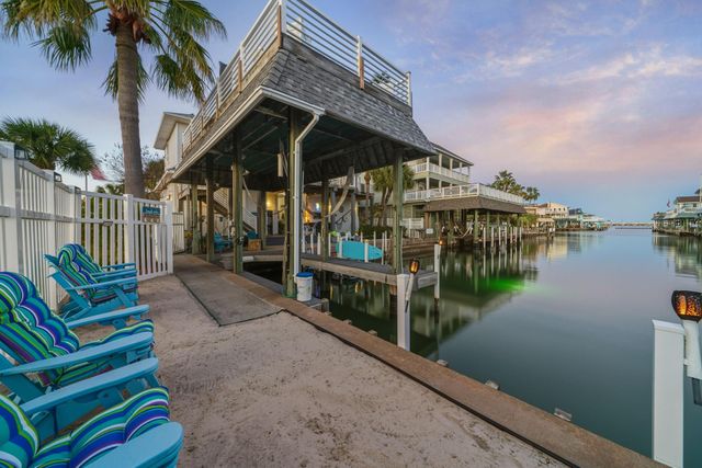 923 Short Reach Drive, Tiki Island, TX 77554