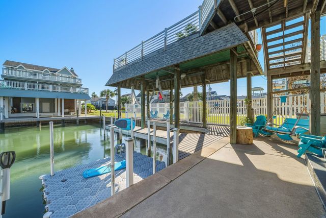 923 Short Reach Drive, Tiki Island, TX 77554