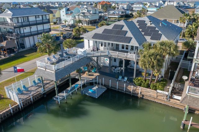 923 Short Reach Drive, Tiki Island, TX 77554