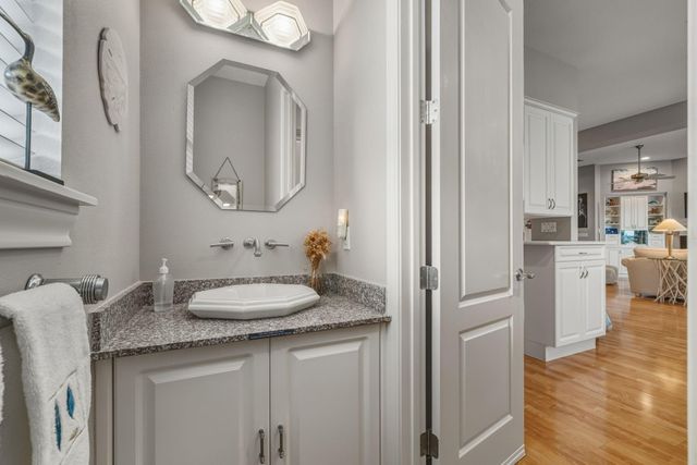 923 Short Reach Drive, Tiki Island, TX 77554