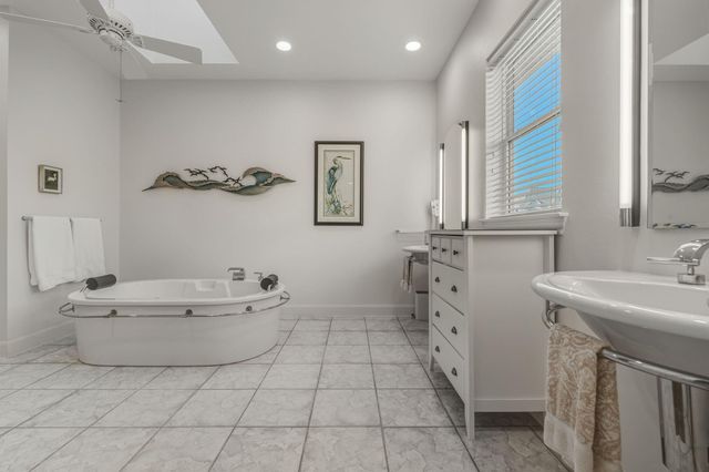 923 Short Reach Drive, Tiki Island, TX 77554