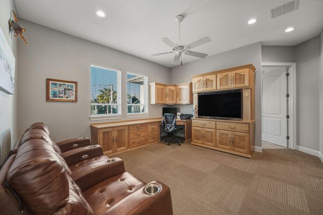 923 Short Reach Drive, Tiki Island, TX 77554