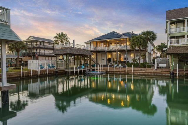 923 Short Reach Drive, Tiki Island, TX 77554