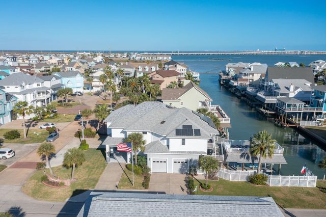 923 Short Reach Drive, Tiki Island, TX 77554