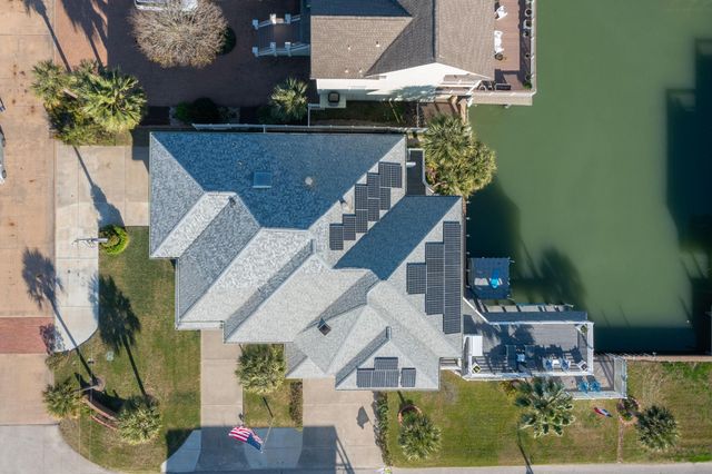 923 Short Reach Drive, Tiki Island, TX 77554