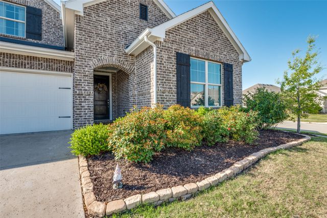 1600 Canter Court, Aubrey, TX 76227