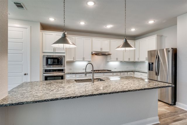 1600 Canter Court, Aubrey, TX 76227