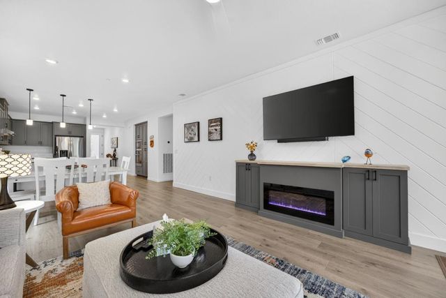 1452 Carson River Loop, Lincoln, CA 95648