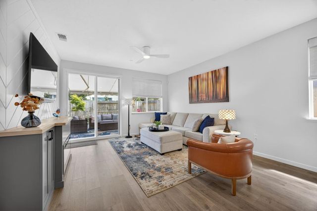 1452 Carson River Loop, Lincoln, CA 95648