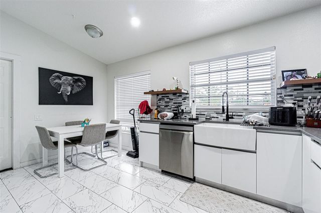 12121 COLONIAL ESTATES LANE, Riverview, FL 33579