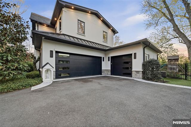 60 Anderson Avenue, Closter, NJ 07624