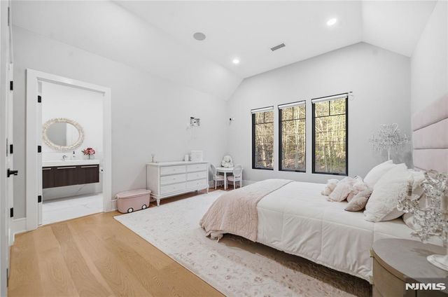60 Anderson Avenue, Closter, NJ 07624