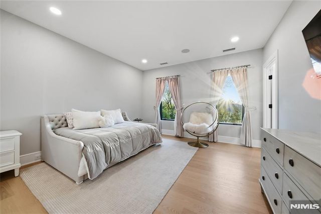 60 Anderson Avenue, Closter, NJ 07624