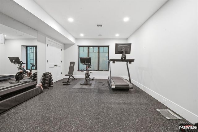 60 Anderson Avenue, Closter, NJ 07624