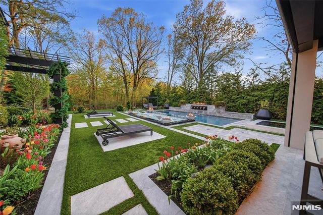 60 Anderson Avenue, Closter, NJ 07624