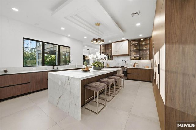 60 Anderson Avenue, Closter, NJ 07624