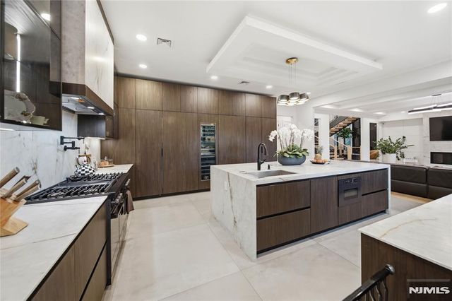 60 Anderson Avenue, Closter, NJ 07624