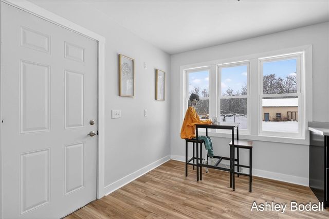 237 7 Mile Road, Comstock Park, MI 49321