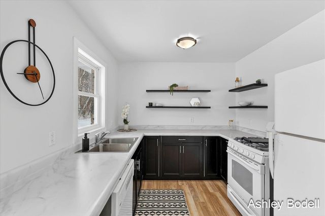 237 7 Mile Road, Comstock Park, MI 49321