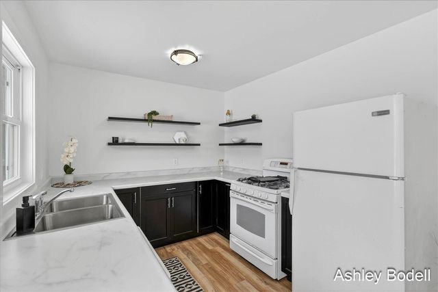 237 7 Mile Road, Comstock Park, MI 49321