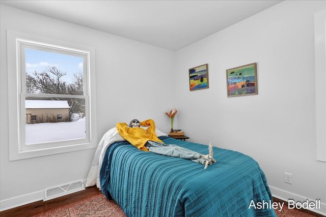 237 7 Mile Road, Comstock Park, MI 49321