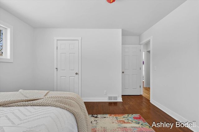 237 7 Mile Road, Comstock Park, MI 49321