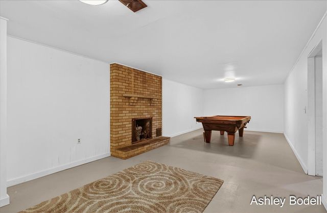 237 7 Mile Road, Comstock Park, MI 49321