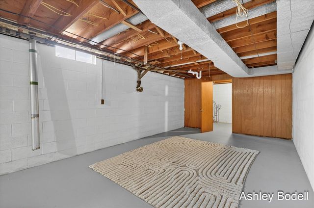 237 7 Mile Road, Comstock Park, MI 49321