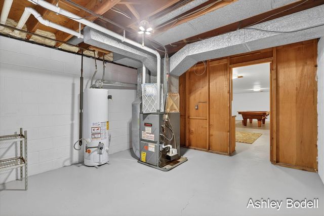 237 7 Mile Road, Comstock Park, MI 49321