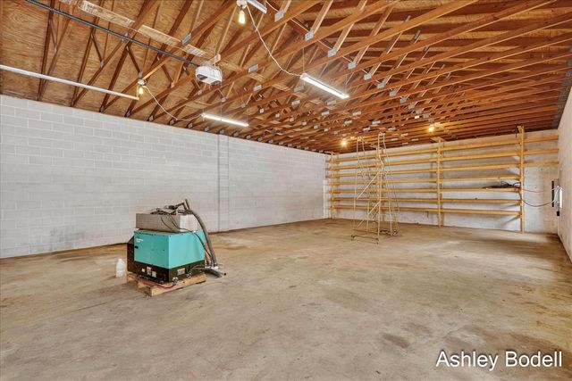 237 7 Mile Road, Comstock Park, MI 49321