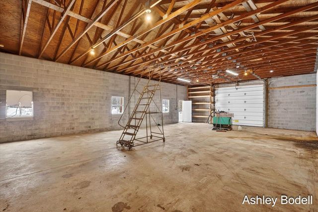 237 7 Mile Road, Comstock Park, MI 49321