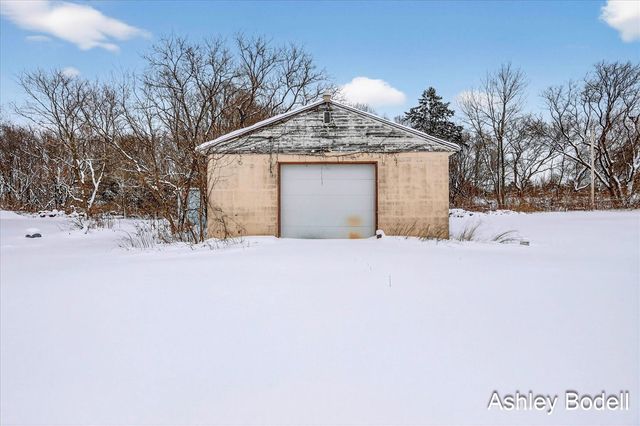 237 7 Mile Road, Comstock Park, MI 49321