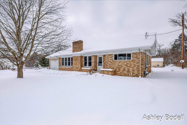 237 7 Mile Road, Comstock Park, MI 49321