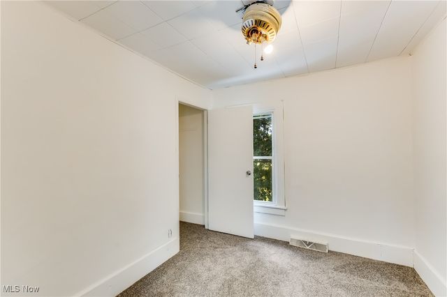 180 Poland Avenue, Struthers, OH 44471