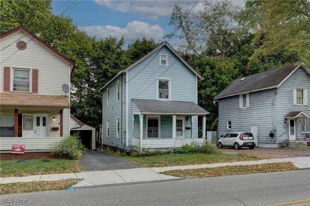 180 Poland Avenue, Struthers, OH 44471