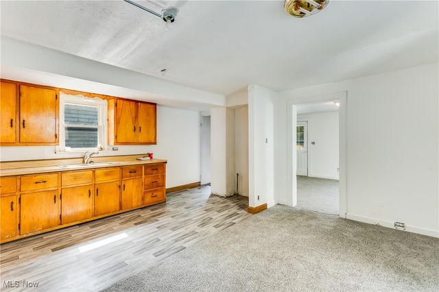 180 Poland Avenue, Struthers, OH 44471