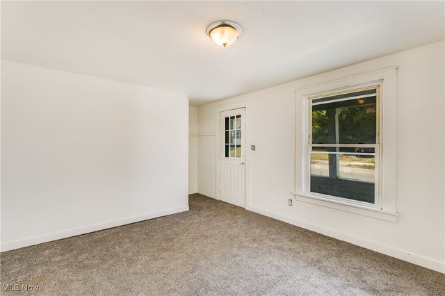 180 Poland Avenue, Struthers, OH 44471