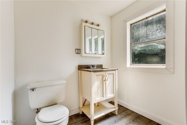 180 Poland Avenue, Struthers, OH 44471