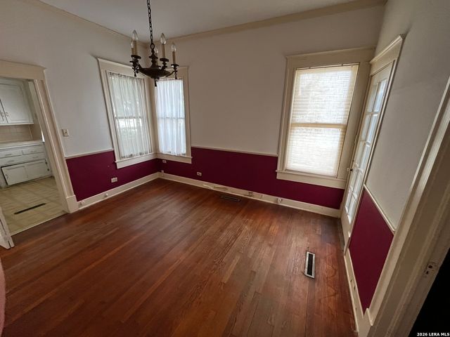 134 W AGARITA AVE, San Antonio, TX 78212