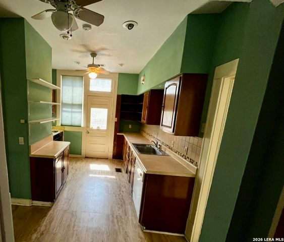 134 W AGARITA AVE, San Antonio, TX 78212