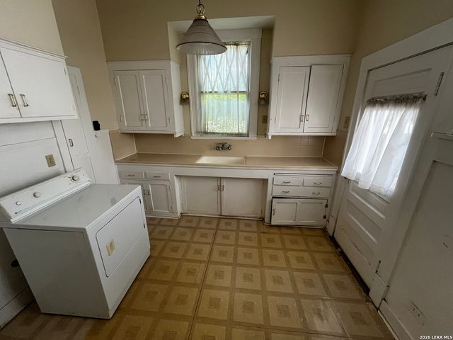 134 W AGARITA AVE, San Antonio, TX 78212