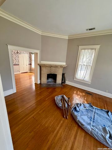 134 W AGARITA AVE, San Antonio, TX 78212