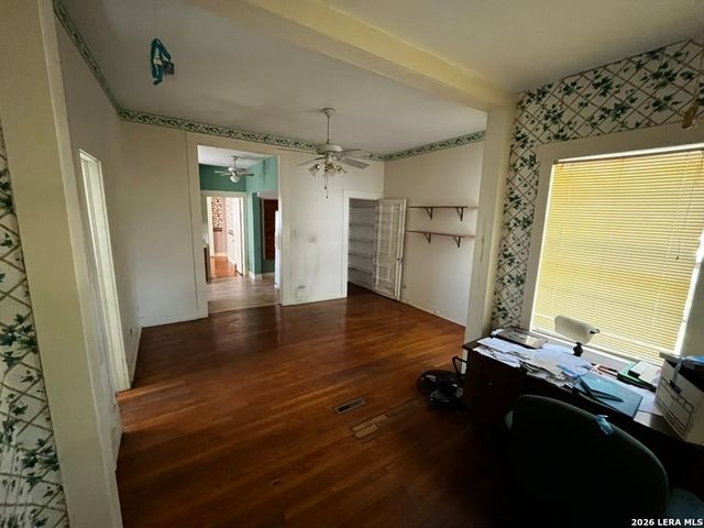 134 W AGARITA AVE, San Antonio, TX 78212