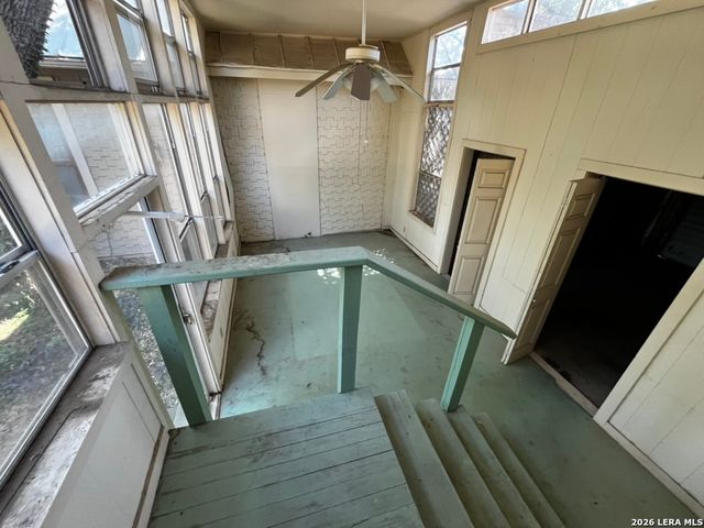 134 W AGARITA AVE, San Antonio, TX 78212