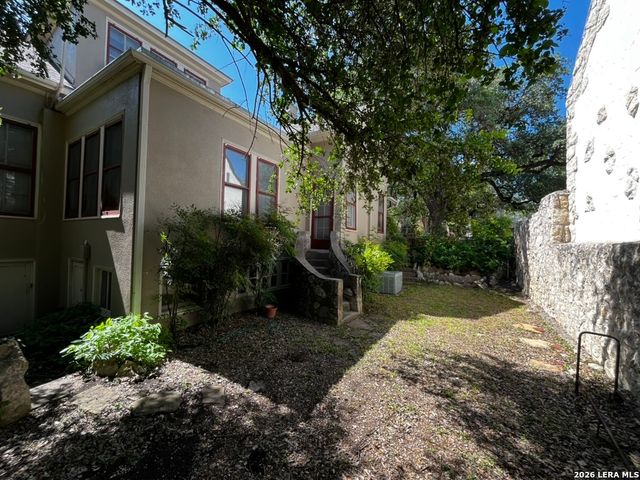 134 W AGARITA AVE, San Antonio, TX 78212