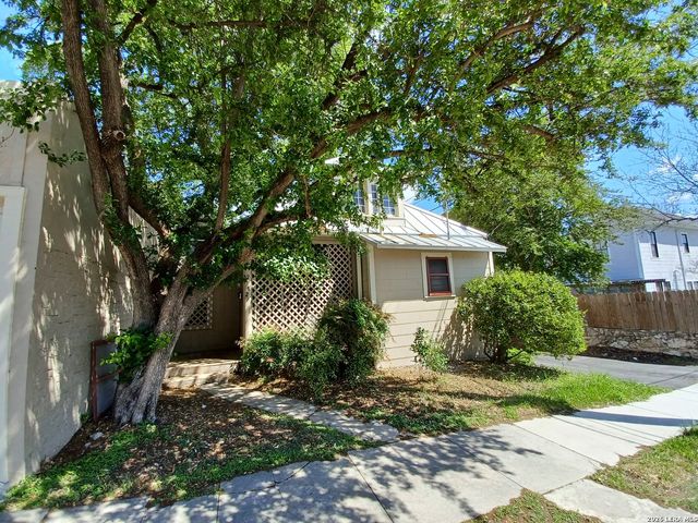 134 W AGARITA AVE, San Antonio, TX 78212